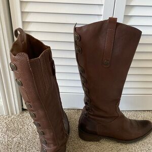 Matisse brown size 6.5 leather riding boots.